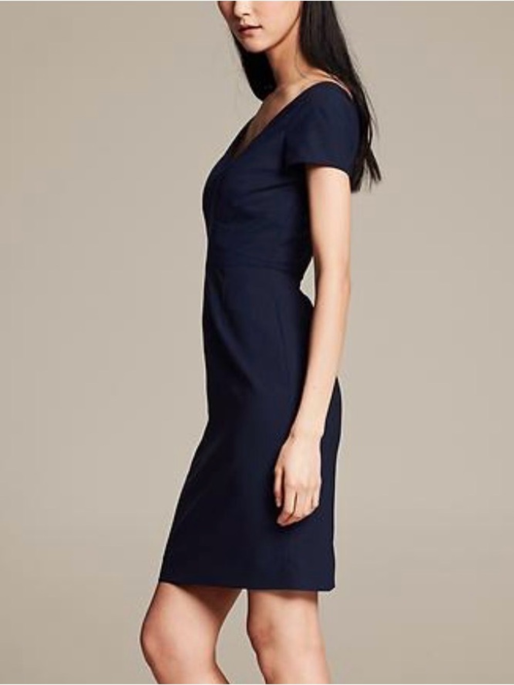 Banana Republic‎ Navy 
Lightweight Wool Blend Bodycon Sheath Dress 2